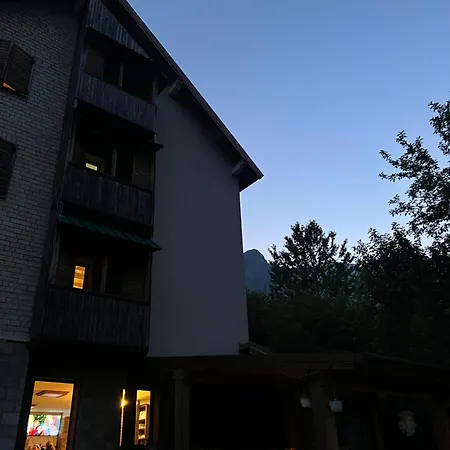 Molla Hotel Theth
